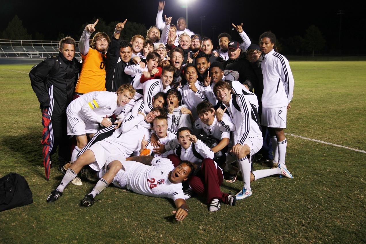 Bulldogs defeat East Central; claim first-ever North Division title