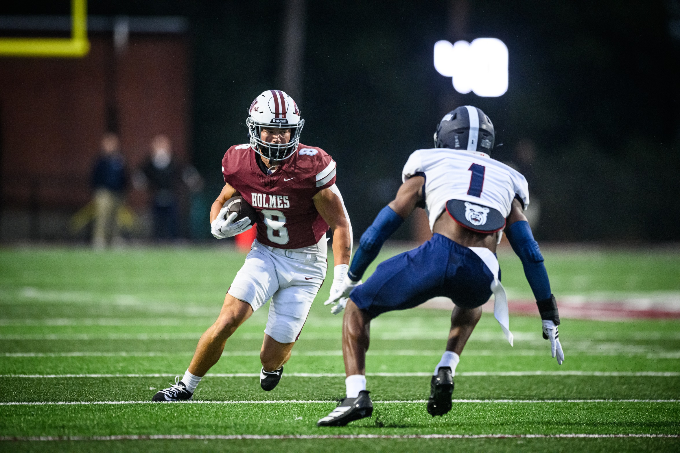 Bulldogs fall to Wolves, 30-13