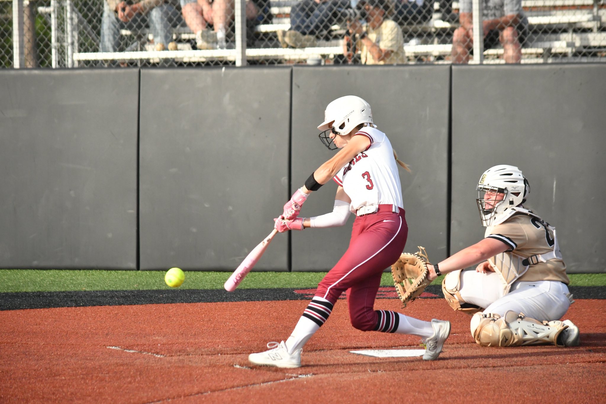 Allie Henderson with a big hit against EC. She had three-run homerun against Delta in the last MACCC DH in Goodman.